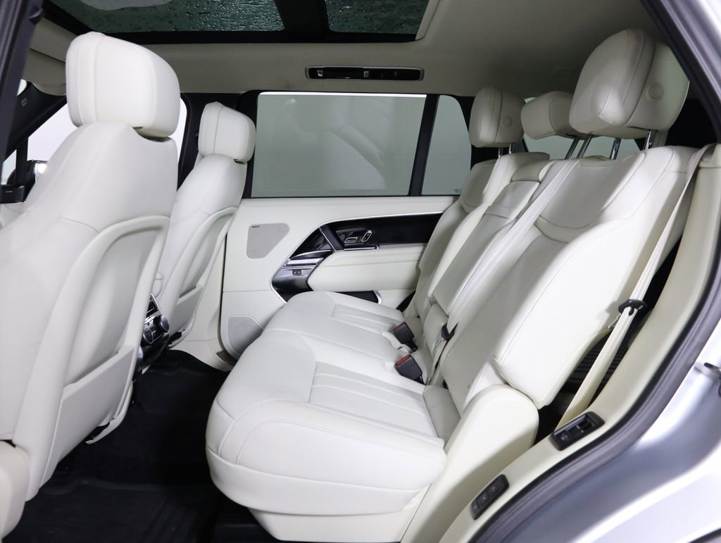 Used 2024 Land Rover Range Rover Long Wheelbase SE AWD/4WD image 35