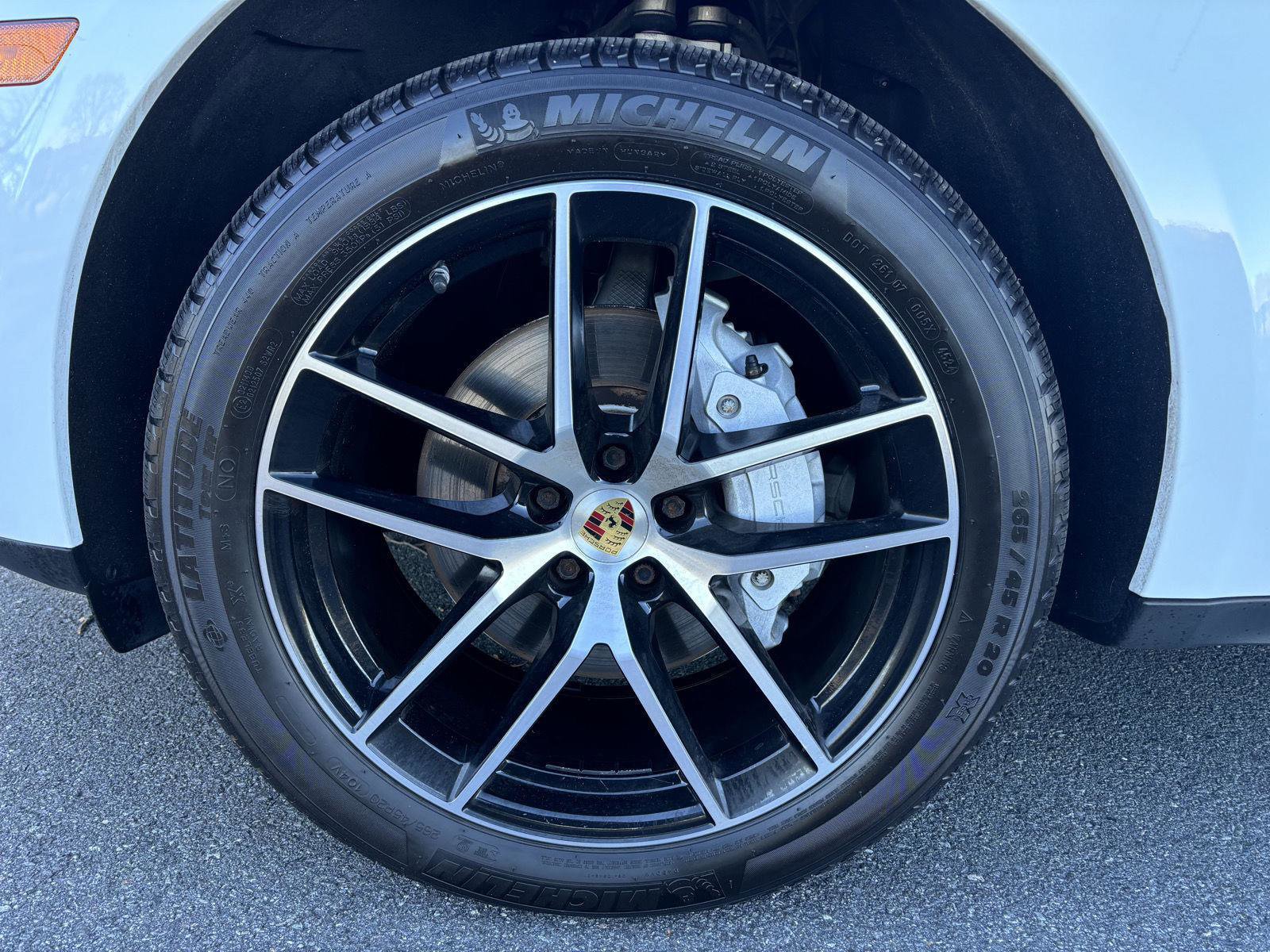 Used 2022 Porsche Macan Base w/ Premium Package Plus image 25