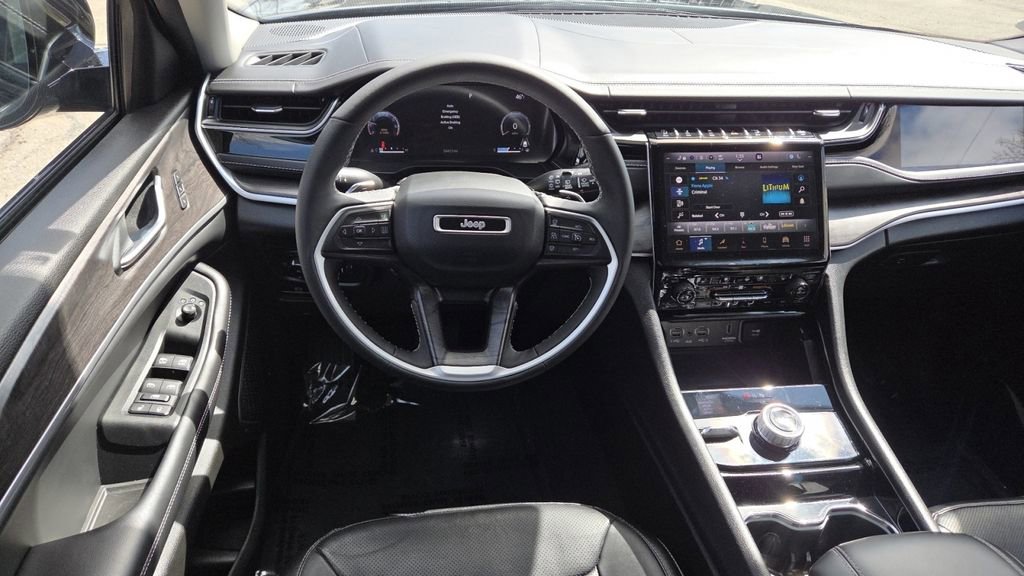 Used 2023 Jeep Grand Cherokee L Limited w/ Luxury Tech Group II image 38