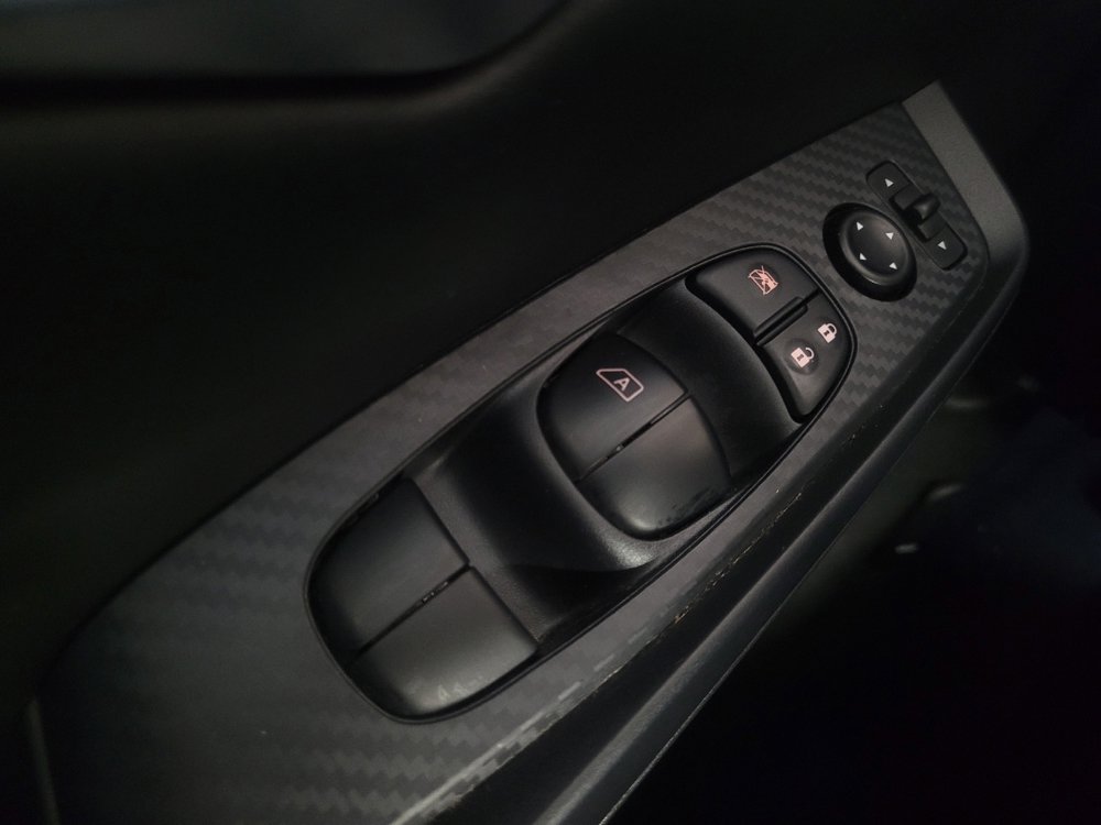 Used 2025 Nissan Sentra SV FWD image 27