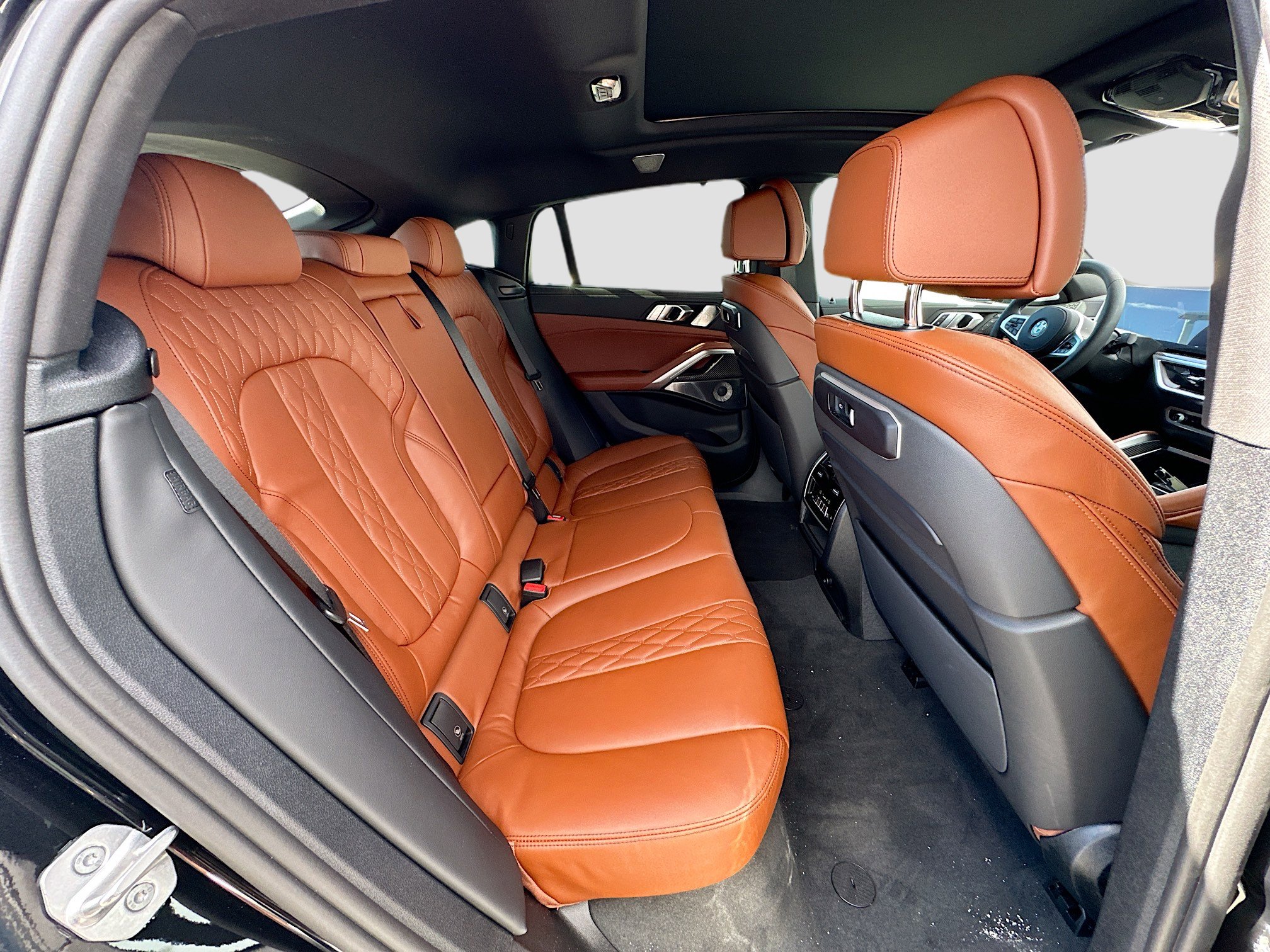 New 2026 BMW X6 M60i w/ Executive Package image 22