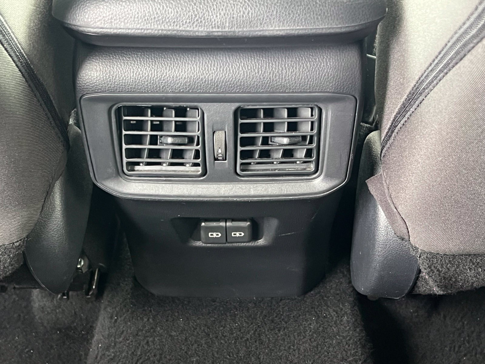Used 2025 Toyota RAV4 XLE FWD image 18