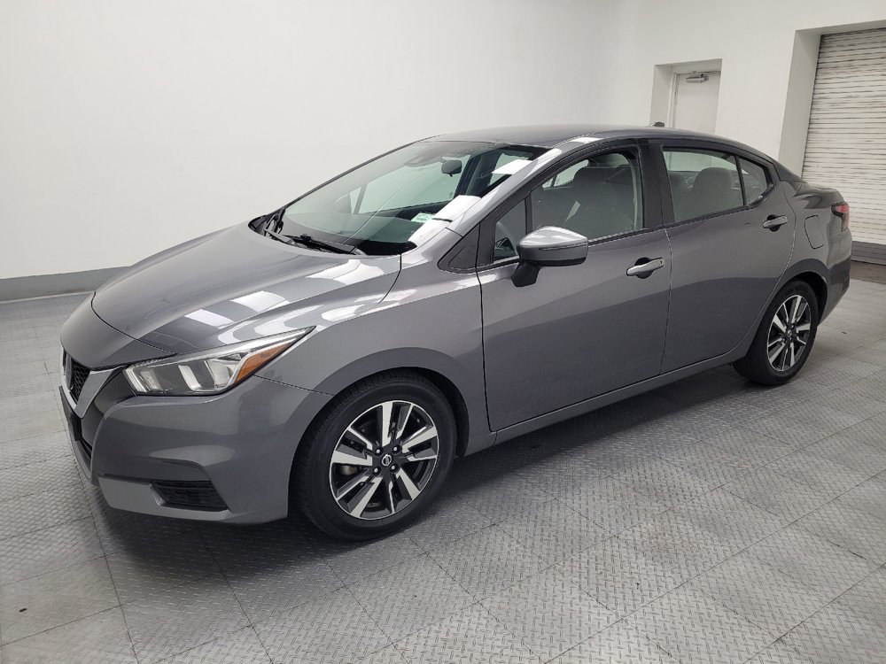 Used 2021 Nissan Versa SV FWD image 2
