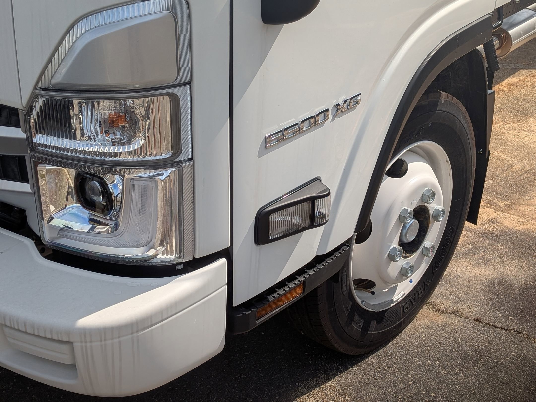 New 2025 Chevrolet Low Cab Forward 5500XG image 9