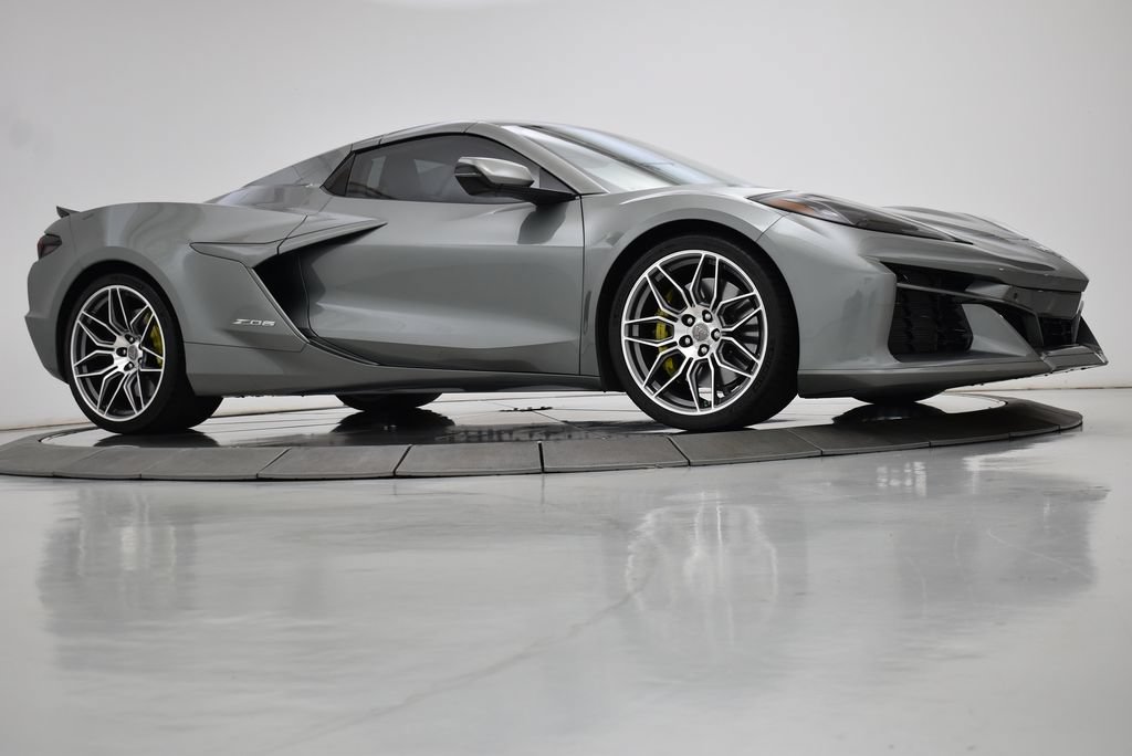 Used 2024 Chevrolet Corvette Z06 RWD image 20