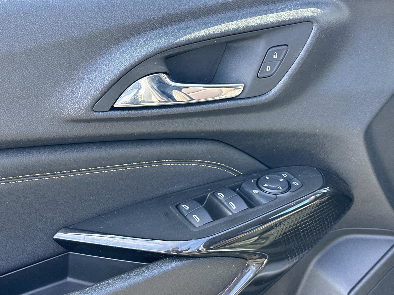 Certified 2024 Chevrolet Trax LT FWD image 15