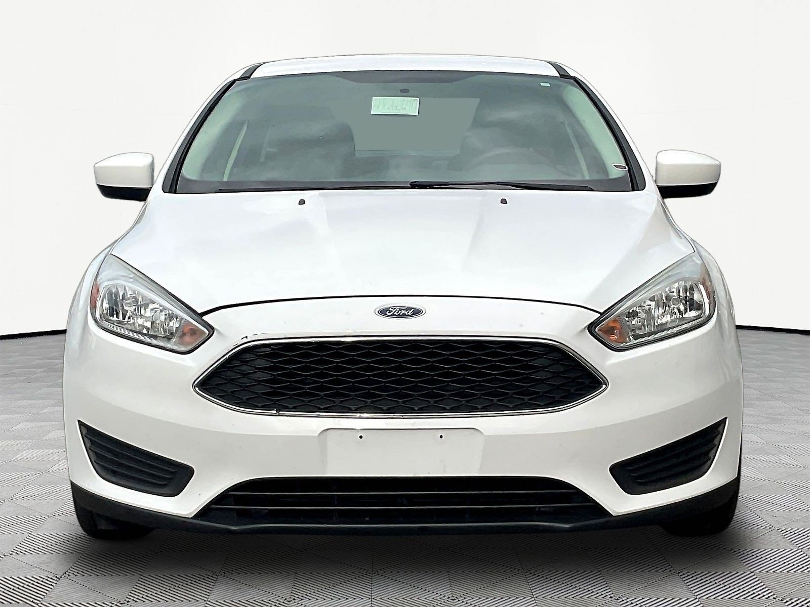 Used 2018 Ford Focus SE w/ Interior Protection Package FWD image 2
