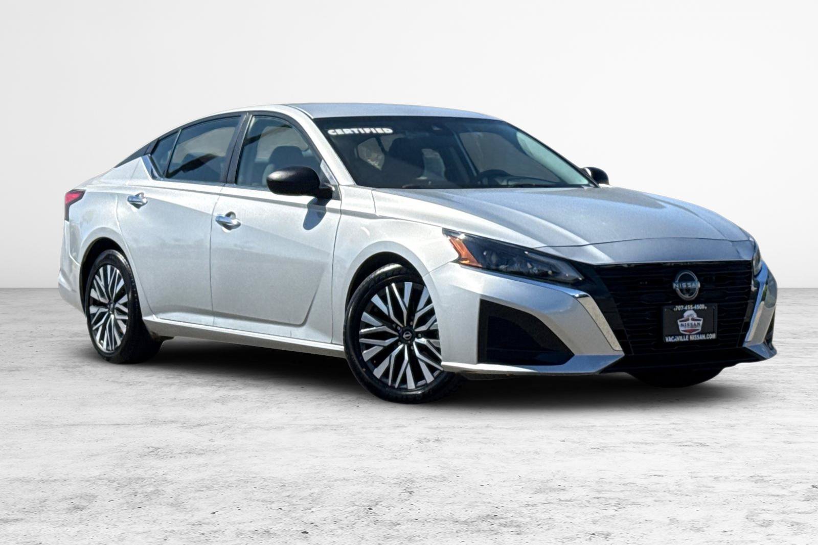 Certified 2024 Nissan Altima 2.5 SV FWD image 2