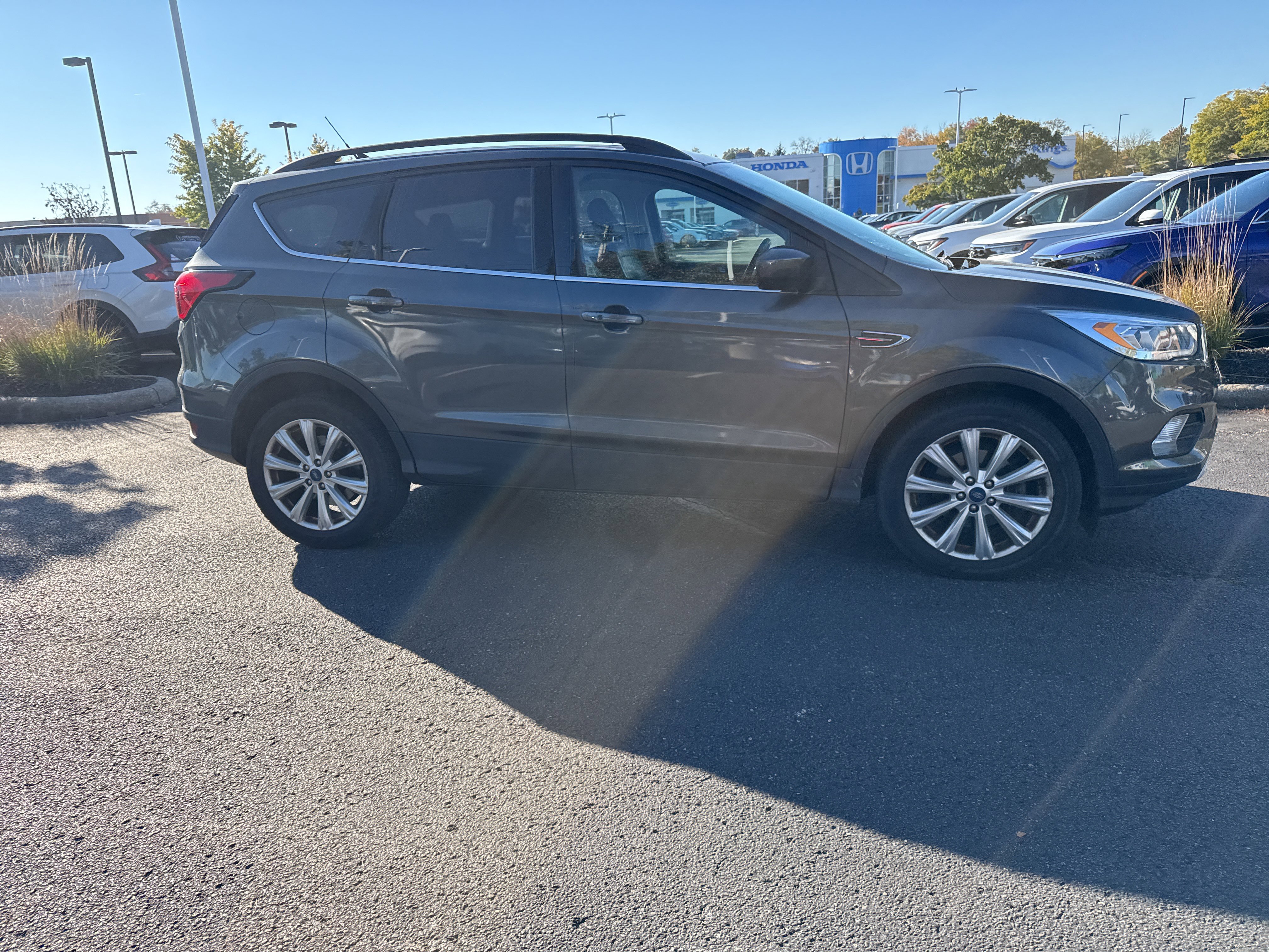 Used 2019 Ford Escape SEL FWD image 2