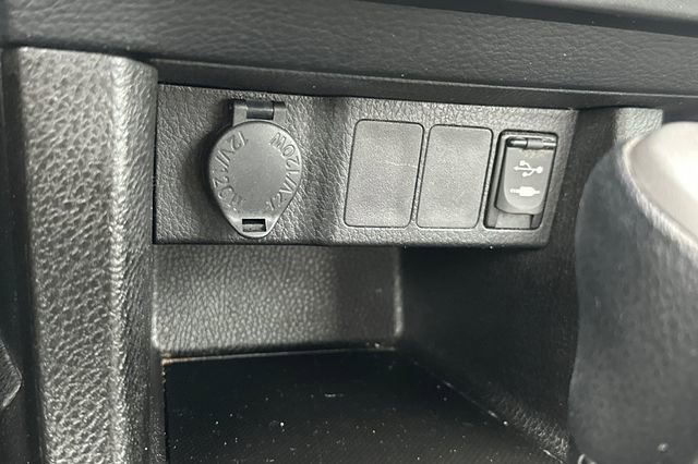 Used 2015 Toyota Corolla LE image 30