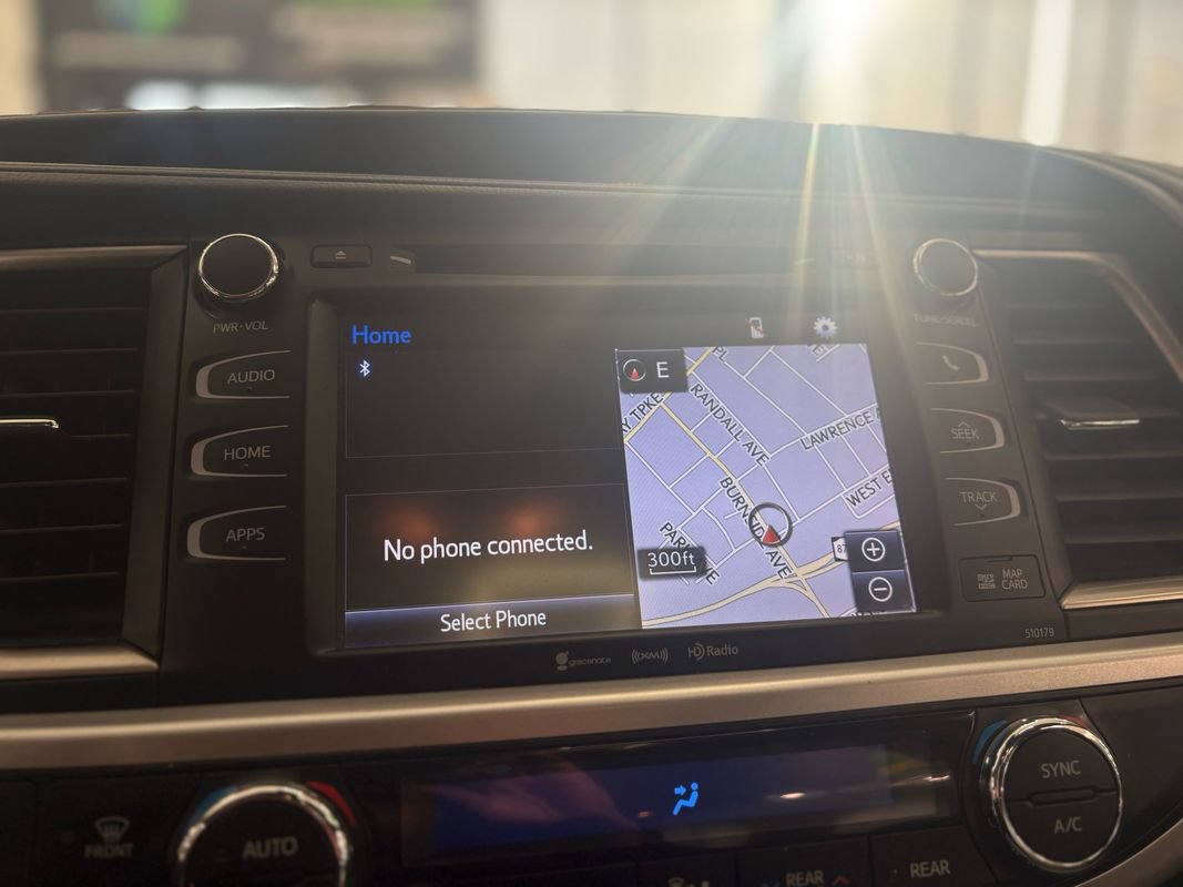 Used 2018 Toyota Highlander XLE w/ Protection Package #3 AWD/4WD image 33