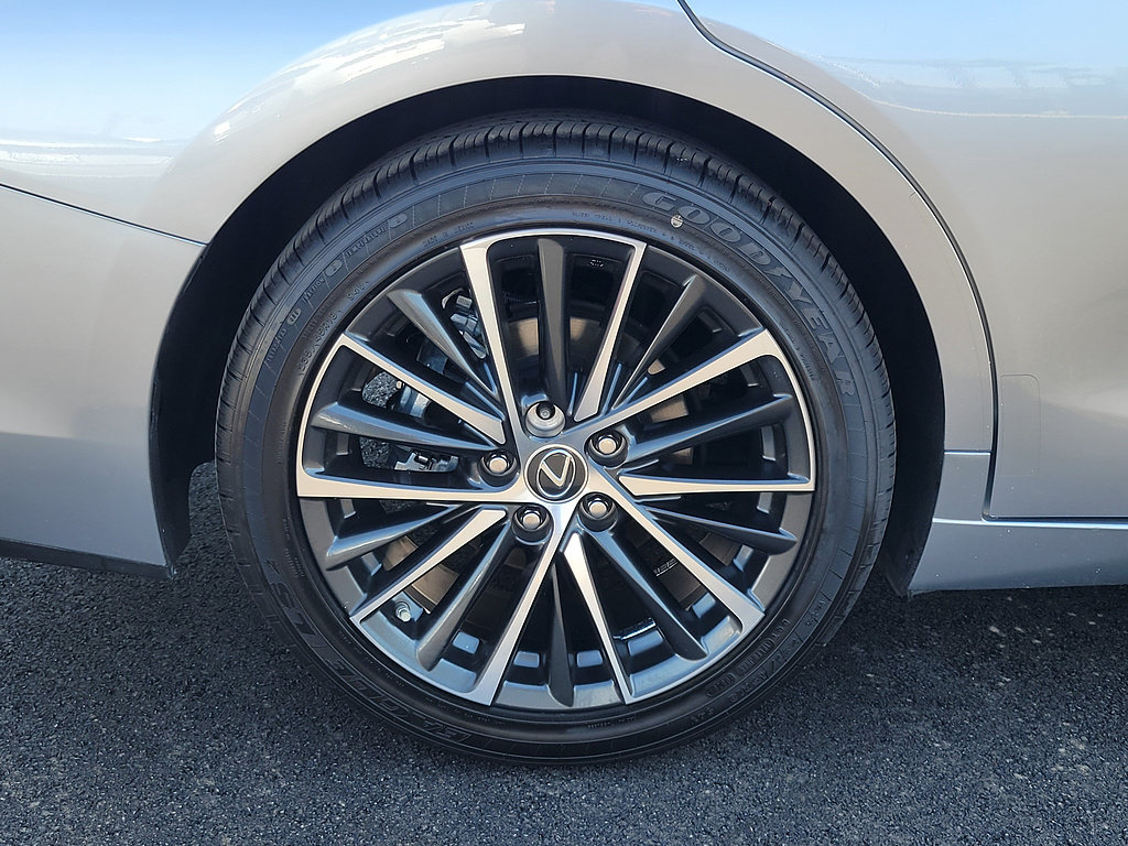 Used 2024 Lexus ES 350 w/ Premium Package FWD image 6
