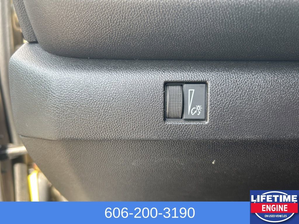 Used 2024 Chevrolet Colorado Trail Boss image 17