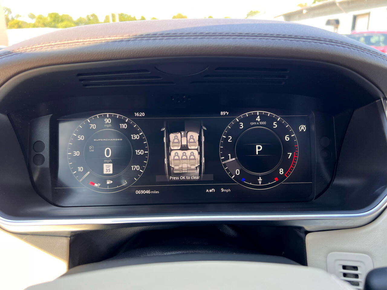 Used 2018 Land Rover Range Rover Long Wheelbase Supercharged image 28