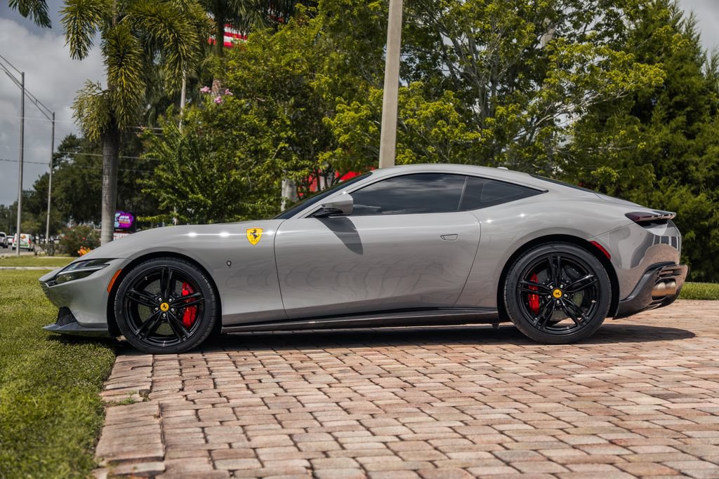Used 2022 Ferrari Roma RWD image 3