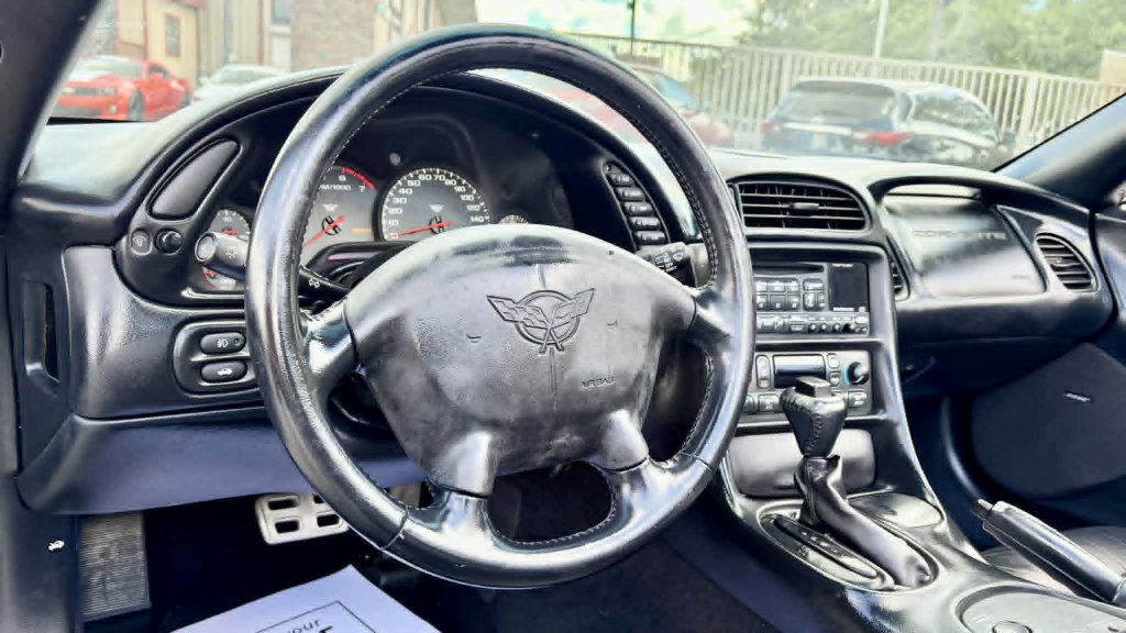 Used 2004 Chevrolet Corvette Convertible image 12