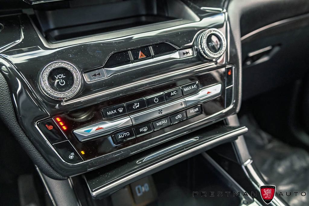 Used 2022 Ford Explorer XLT w/ Equipment Group 202A image 32