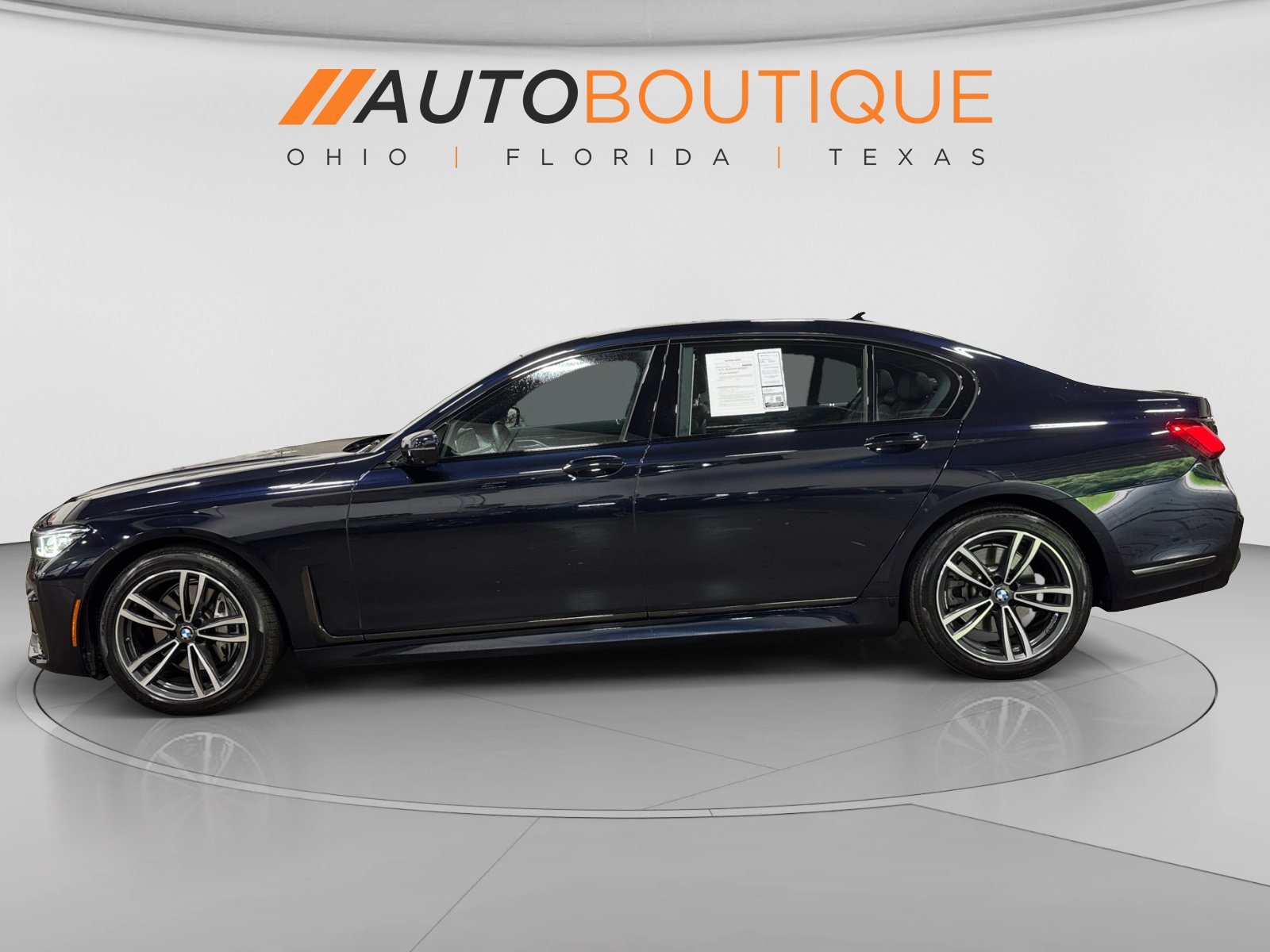 Used 2022 BMW 740i xDrive w/ M Sport Package AWD/4WD image 2