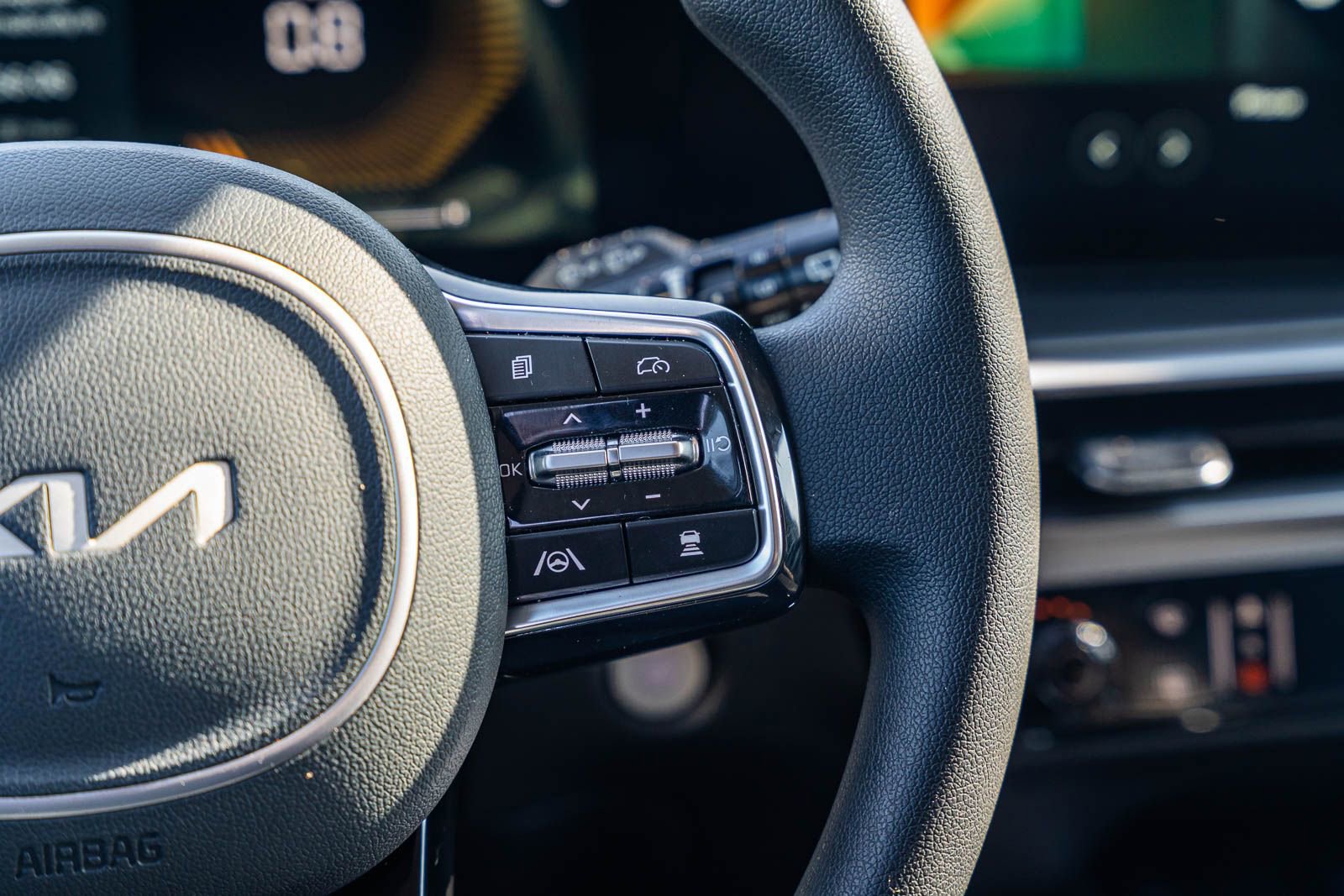 Used 2025 Kia Sorento LX image 28