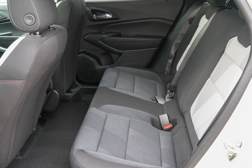 New 2026 Chevrolet Trax RS w/ Sunroof Package FWD image 13