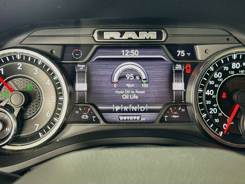 Used 2022 RAM 1500 Big Horn AWD/4WD image 12