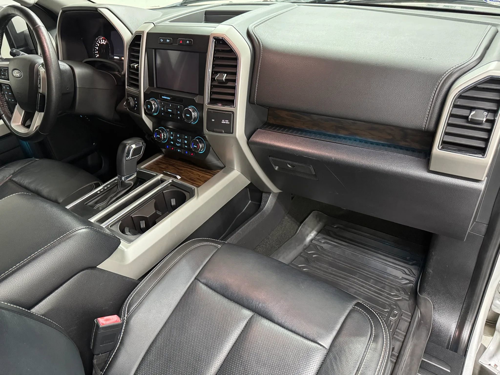 Used 2019 Ford F150 Lariat w/ FX4 Off-Road Package image 10