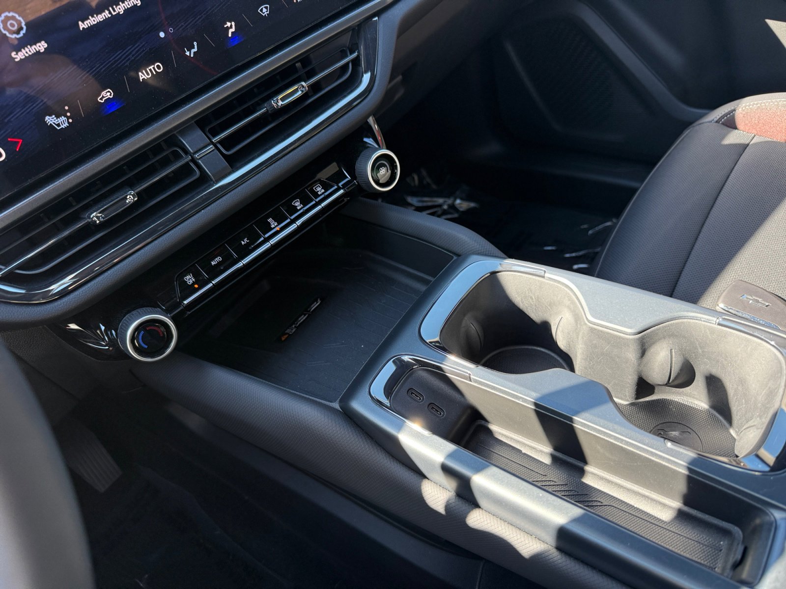 Used 2025 Chevrolet Equinox EV RS image 13