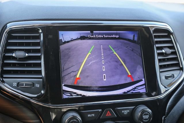Used 2021 Jeep Grand Cherokee Laredo X RWD image 25