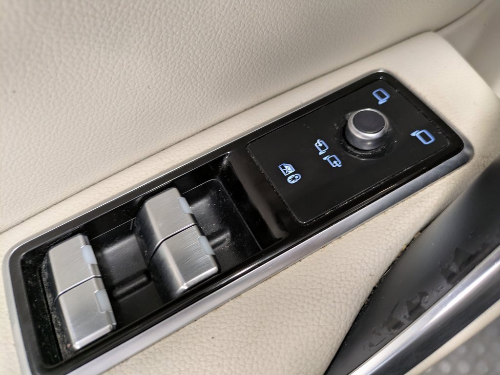 Used 2021 Jaguar F-PACE S image 9