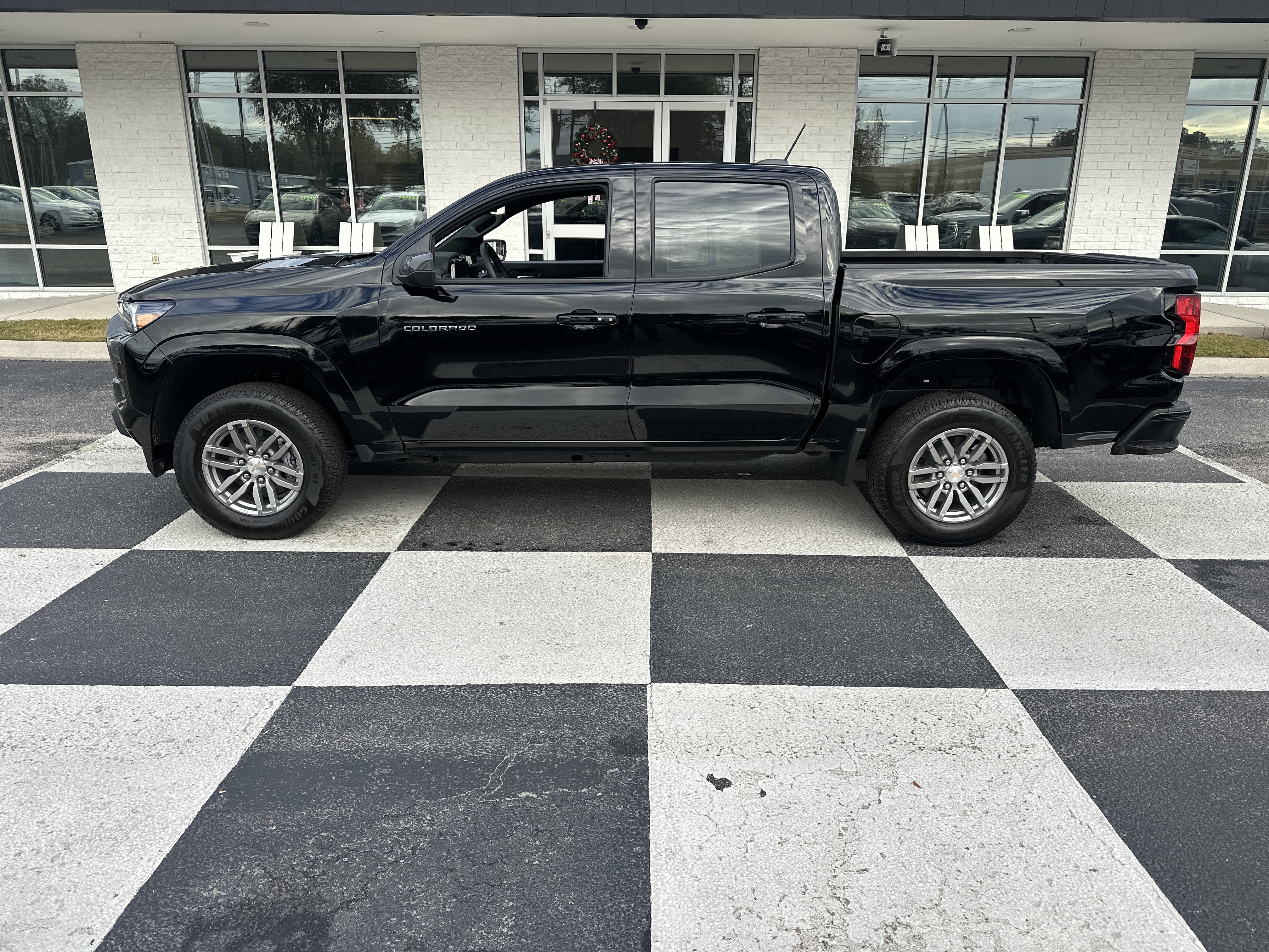 Used 2025 Chevrolet Colorado LT w/ Advanced Trailering Package