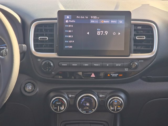 Certified 2024 Hyundai Venue SEL FWD image 12