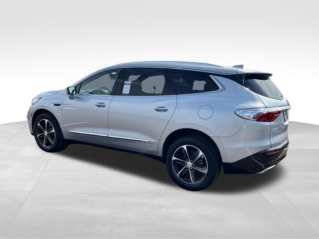 Used 2022 Buick Enclave Essence w/ Sport Touring Edition FWD image 3
