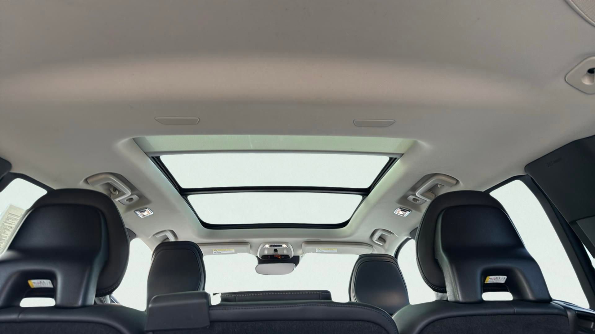 Used 2022 Volvo XC90 T6 Inscription w/ Climate Package image 32