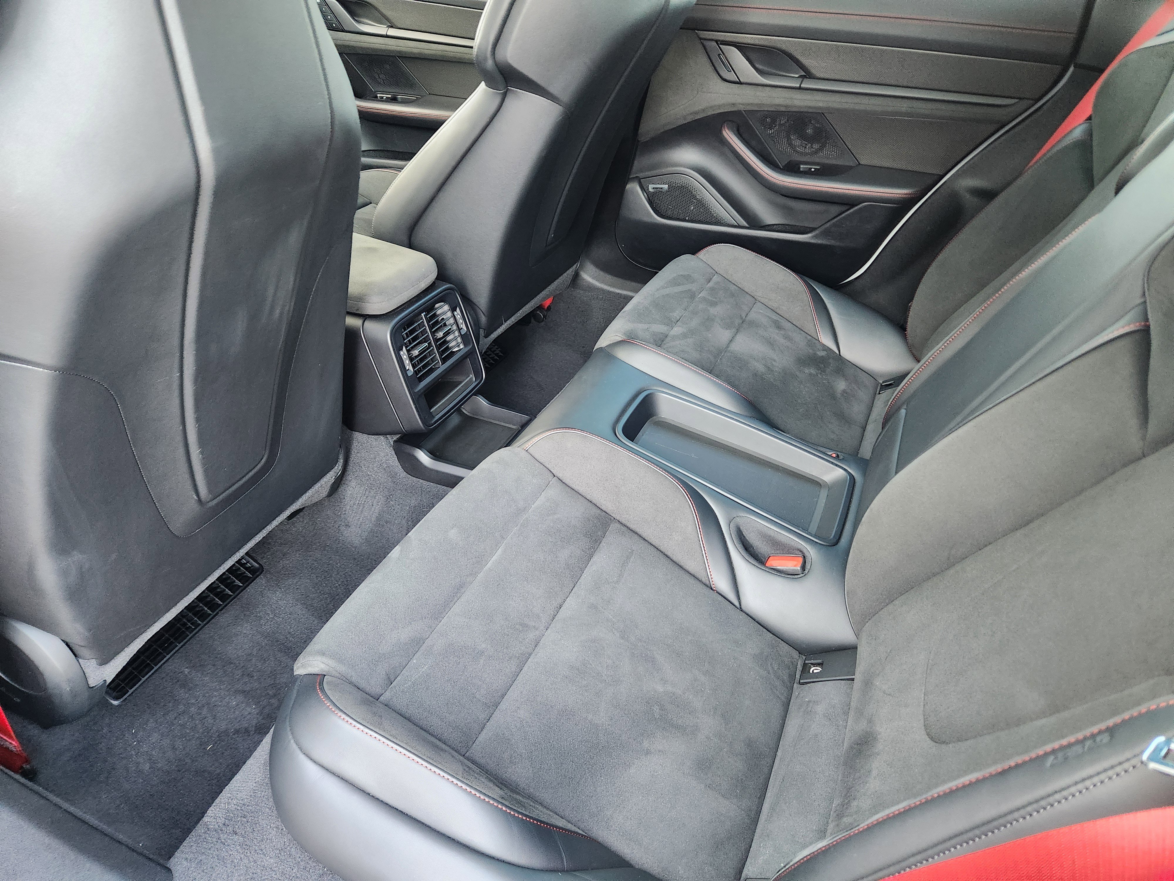 Used 2023 Porsche Taycan GTS image 32