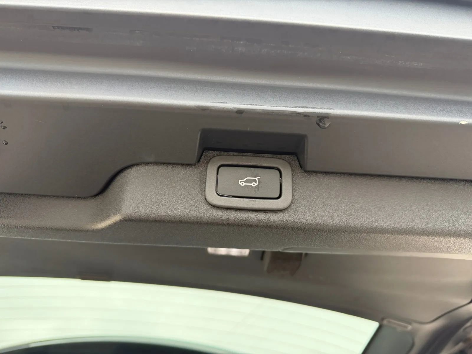 Used 2020 Land Rover Discovery Landmark AWD/4WD image 30