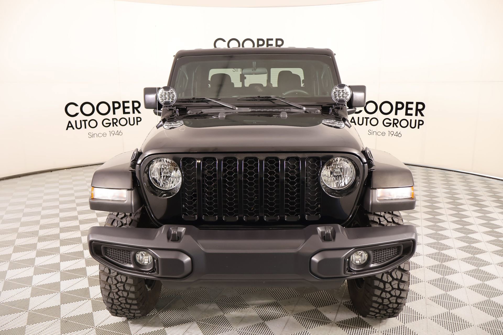 Used 2023 Jeep Gladiator Willys image 9