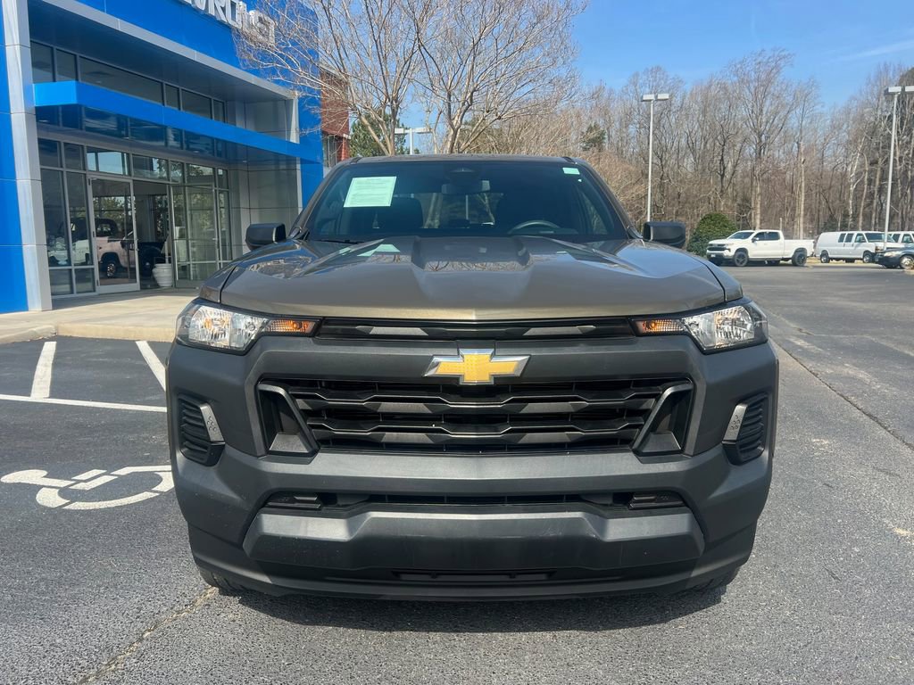 Used 2024 Chevrolet Colorado W/T image 3