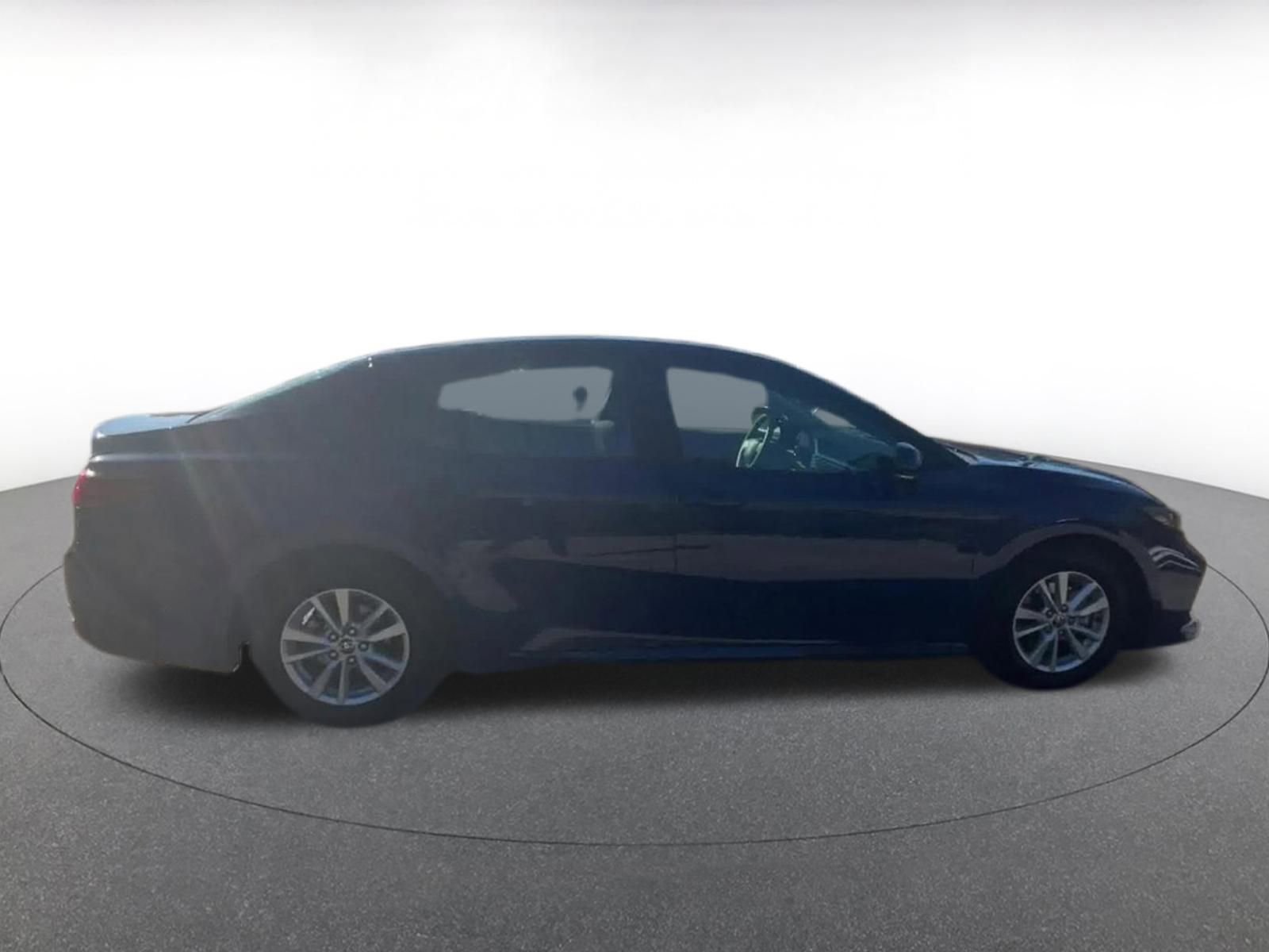 Used 2025 Toyota Camry LE image 15