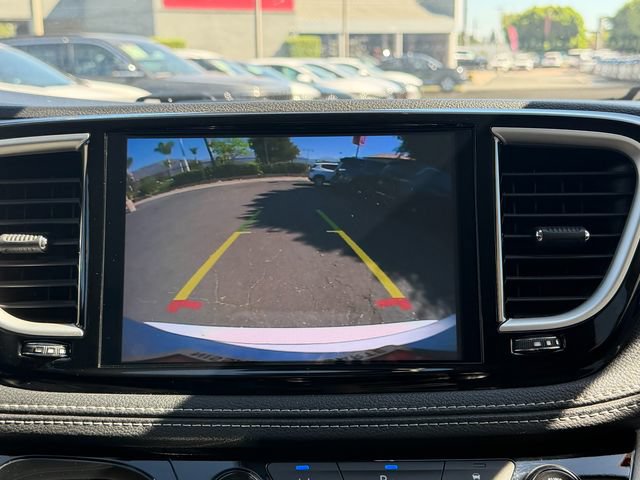 Used 2024 Chrysler Pacifica Limited FWD image 24