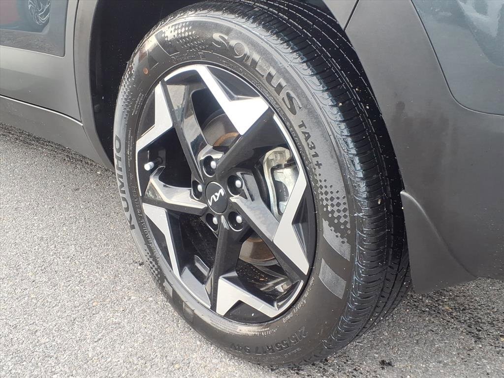 Used 2024 Kia Seltos EX image 11