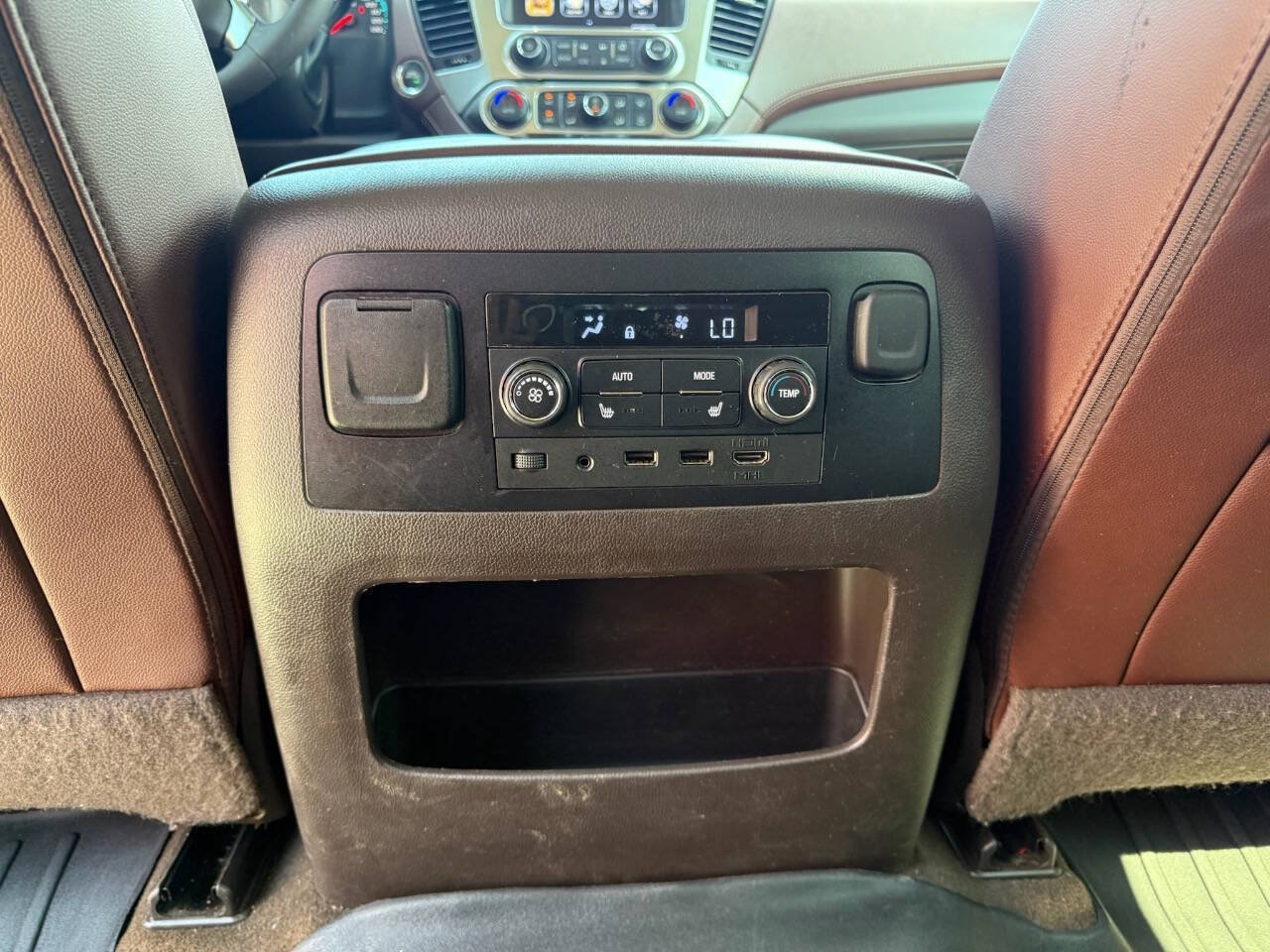 Used 2017 Chevrolet Suburban Premier AWD/4WD image 8