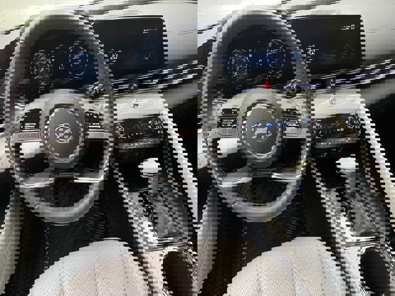 Used 2024 Hyundai Elantra Limited image 14