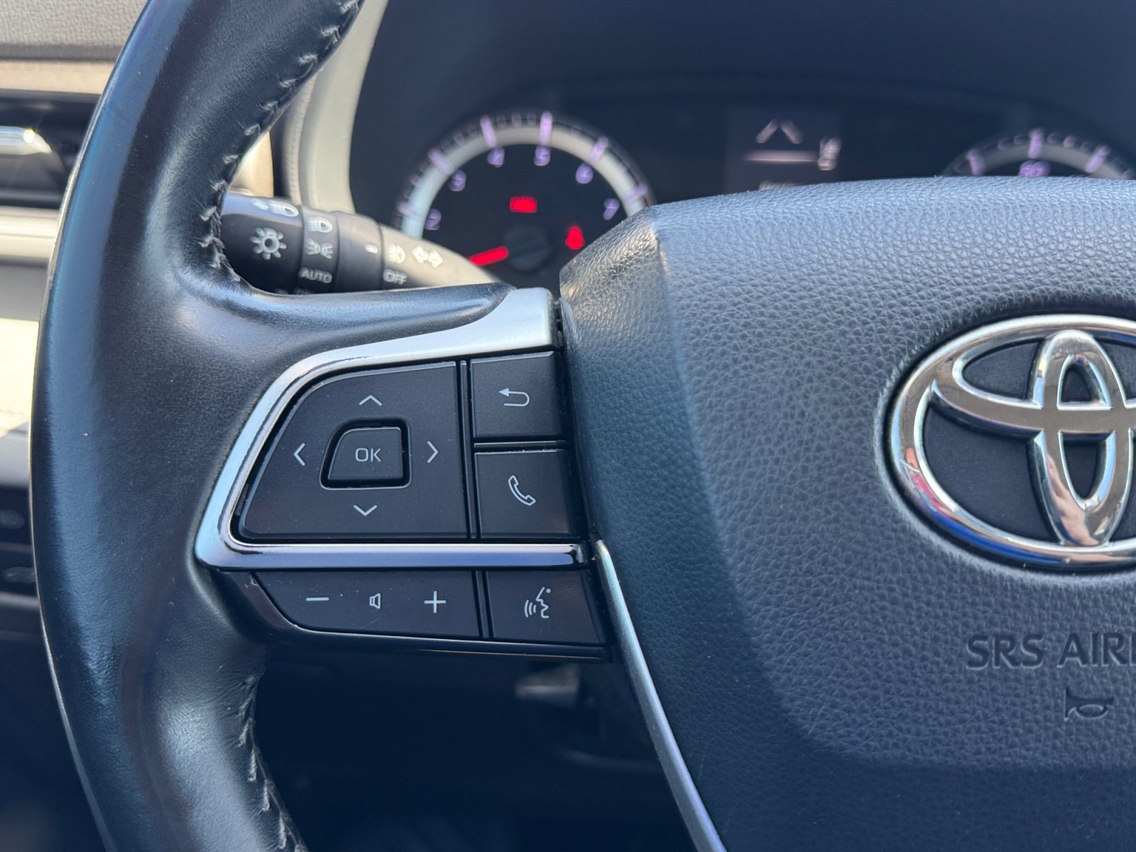 Used 2022 Toyota Highlander LE FWD image 26