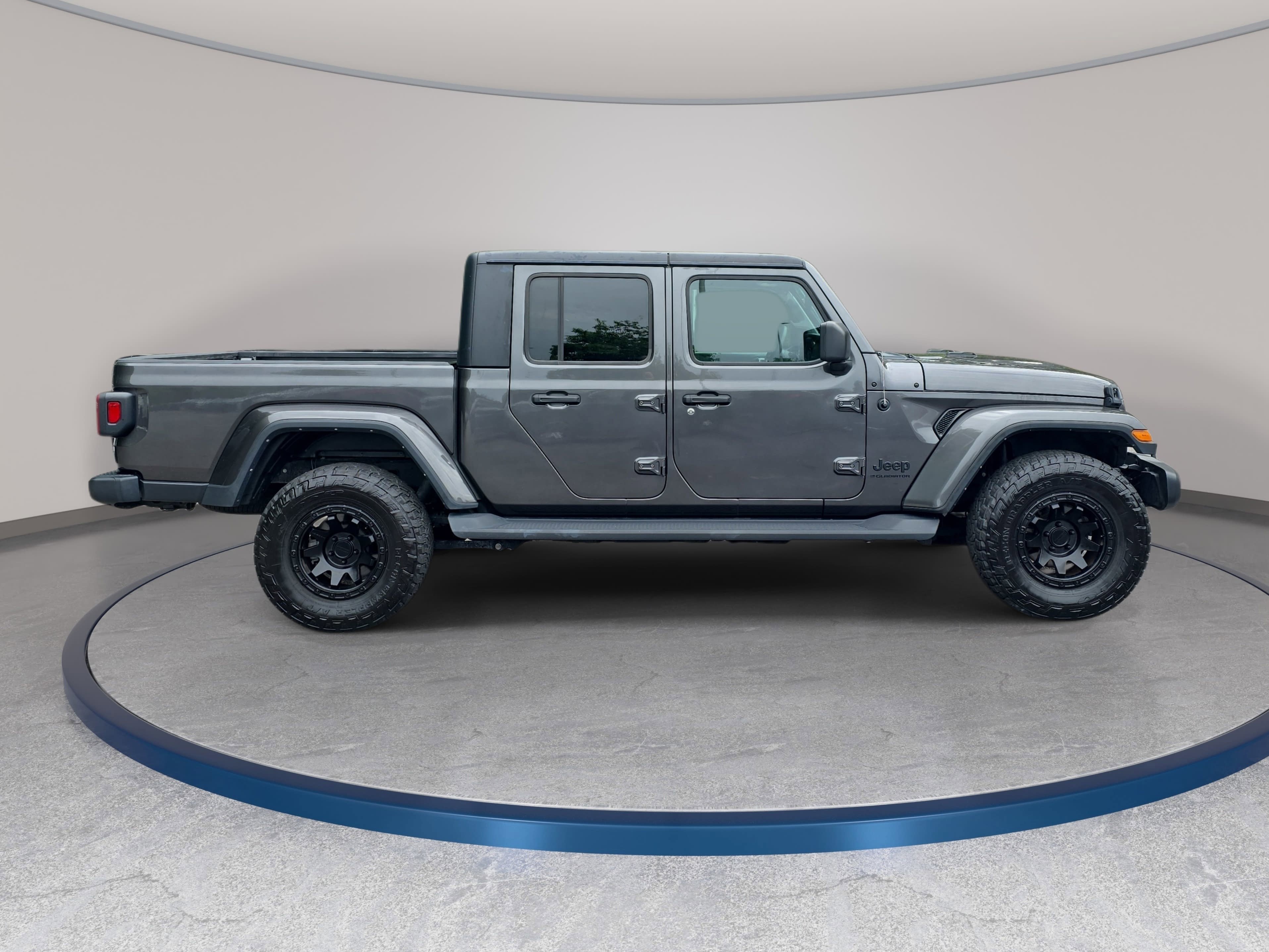 Certified 2023 Jeep Gladiator Sport AWD/4WD image 4