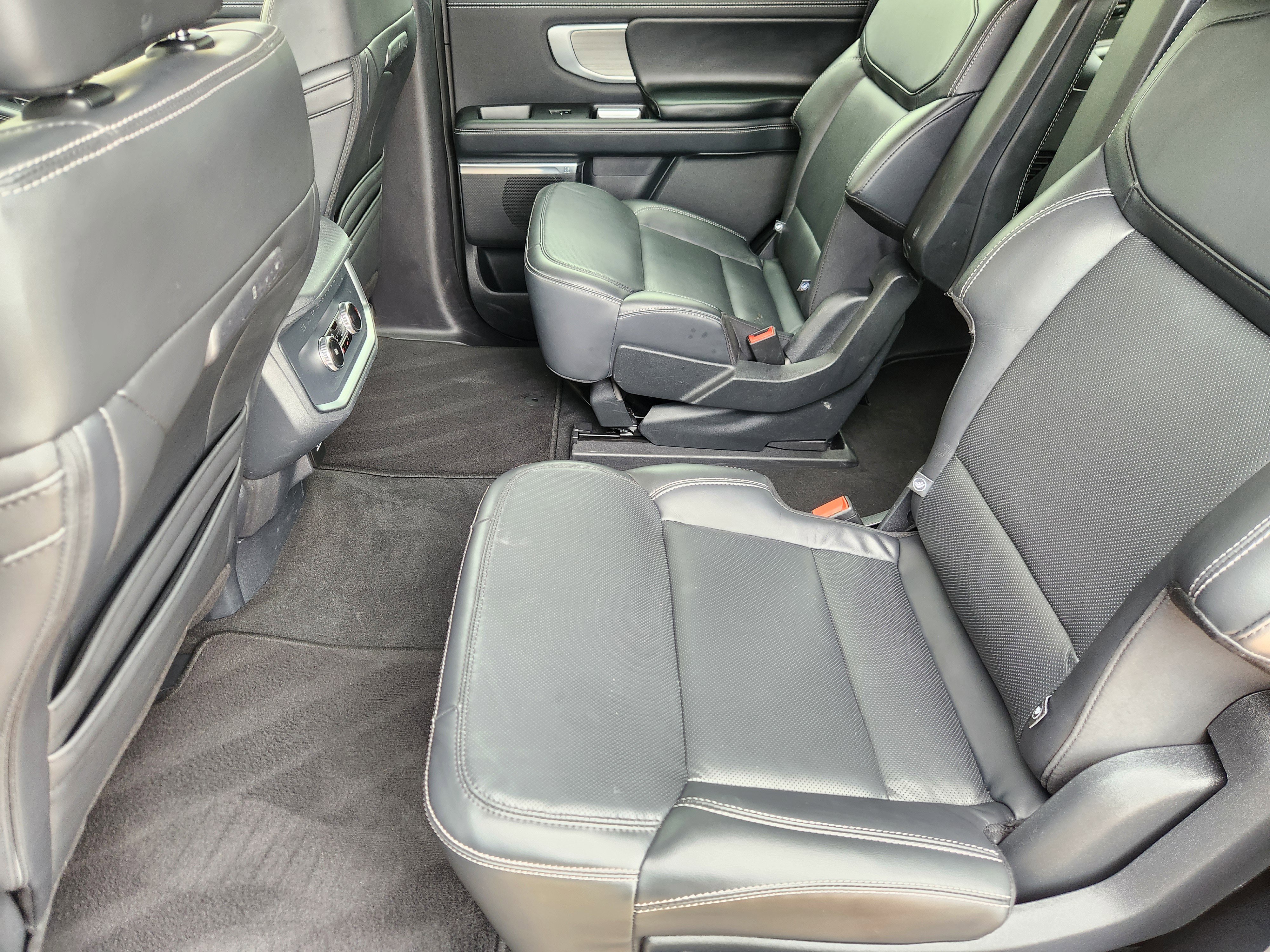 Certified 2025 Ford Expedition Platinum AWD/4WD image 21