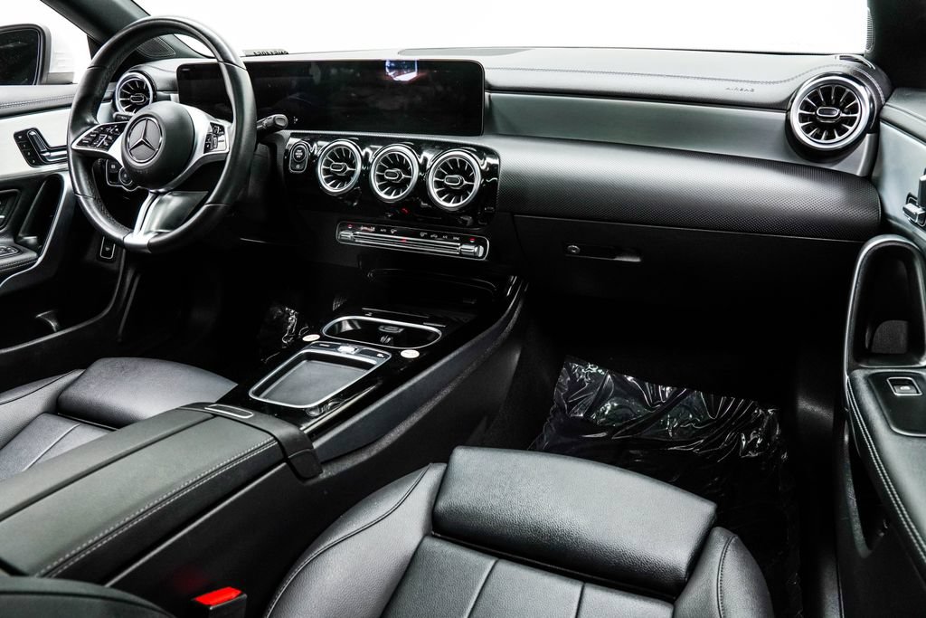 Used 2025 Mercedes-Benz CLA 250 image 23