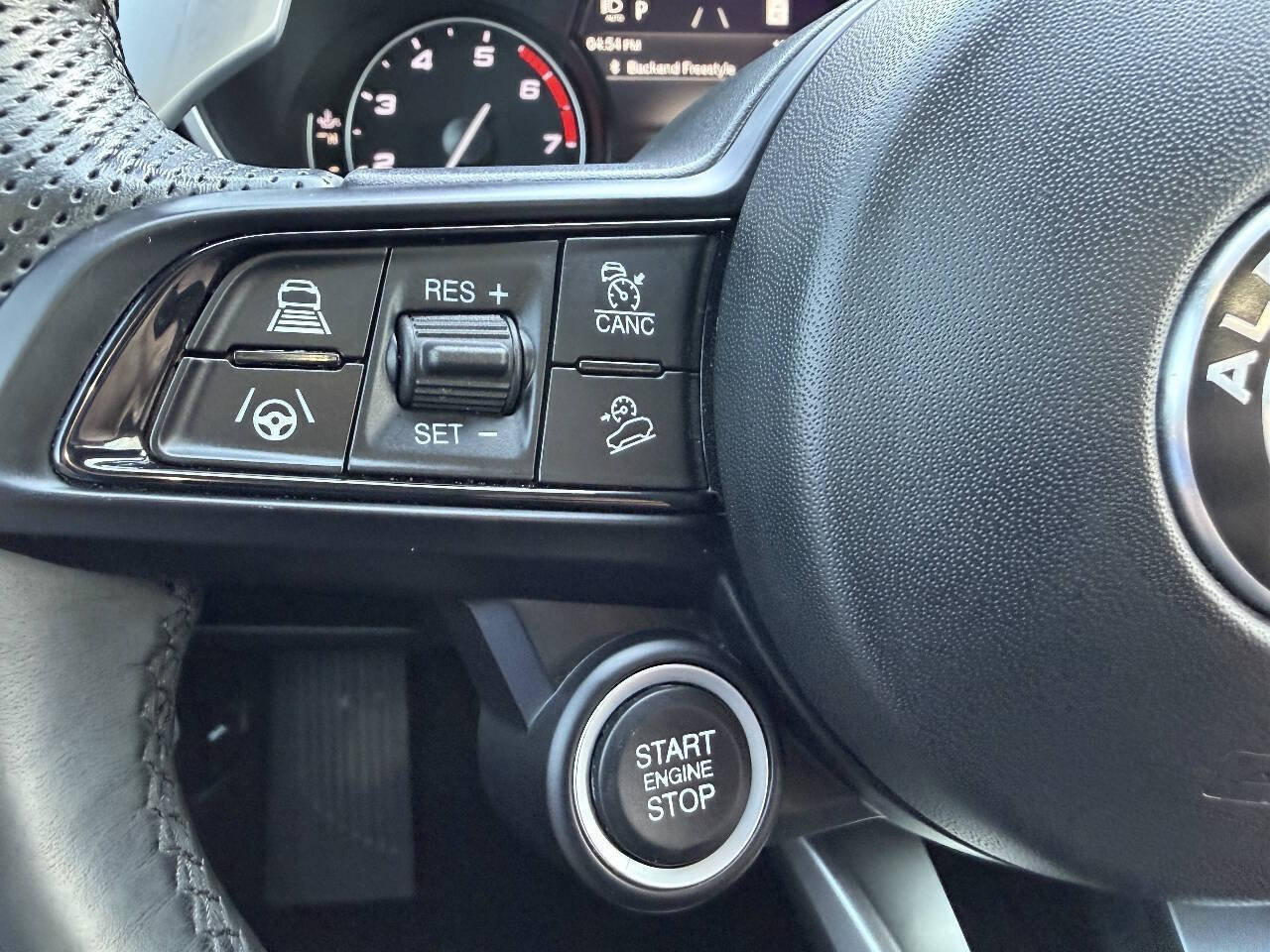 Used 2022 Alfa Romeo Stelvio Veloce AWD/4WD image 24