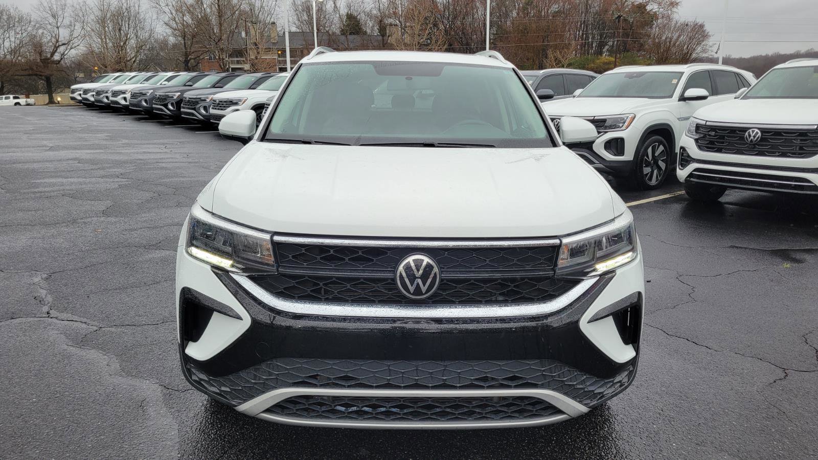 Used 2022 Volkswagen Taos SE w/ Panoramic Sunroof Package image 8