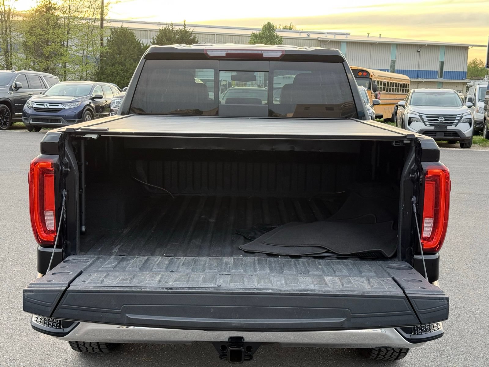 Used 2022 GMC Sierra 1500 SLT w/ SLT Convenience Package AWD/4WD image 65