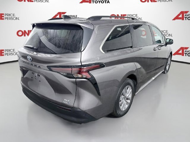 Certified 2024 Toyota Sienna XLE FWD image 8